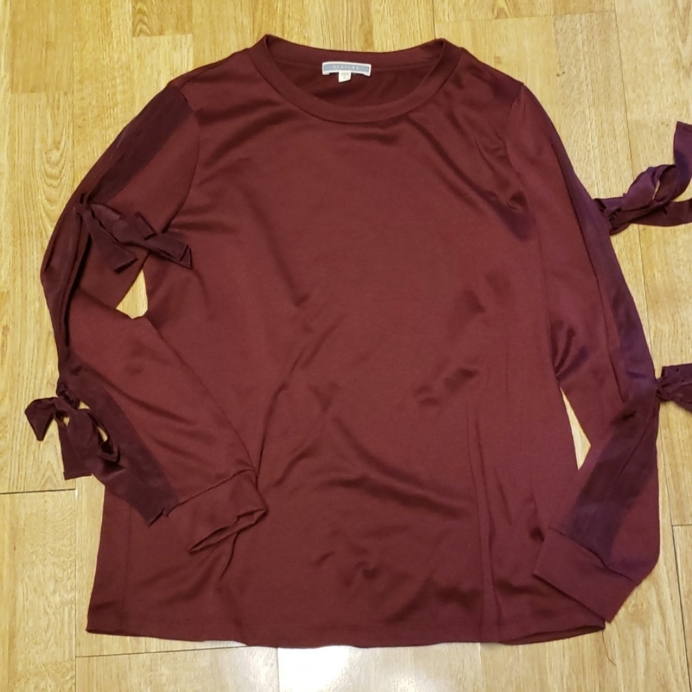 Pleione ribbon tie long sleeve maroon top. Sz Sm